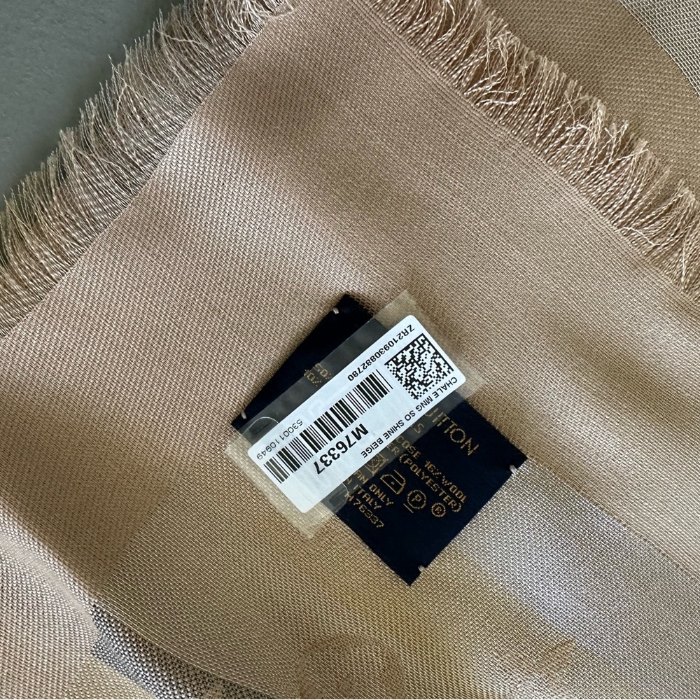 Louis Vuitton chase So shine Beige Scarf - Picture 5 of 5